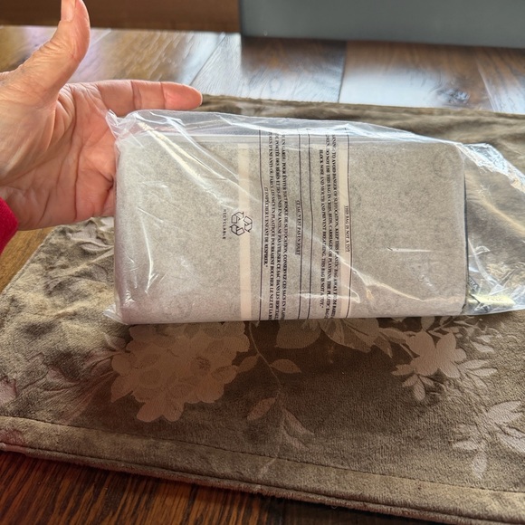 Vera New York Gray and Black Wallet Gold Accents New $39 Huge Sale Fast Ship - Picture 4 of 11